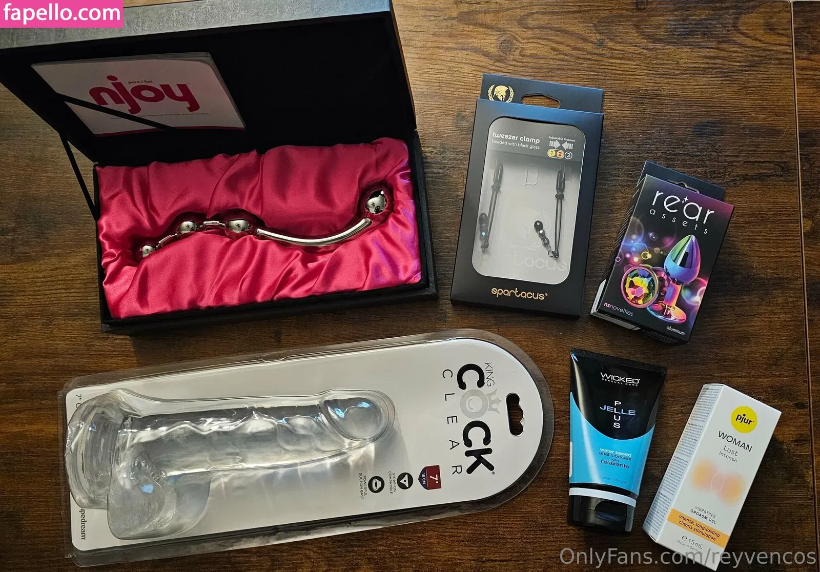 Reyvencos Onlyfans Photo Gallery 