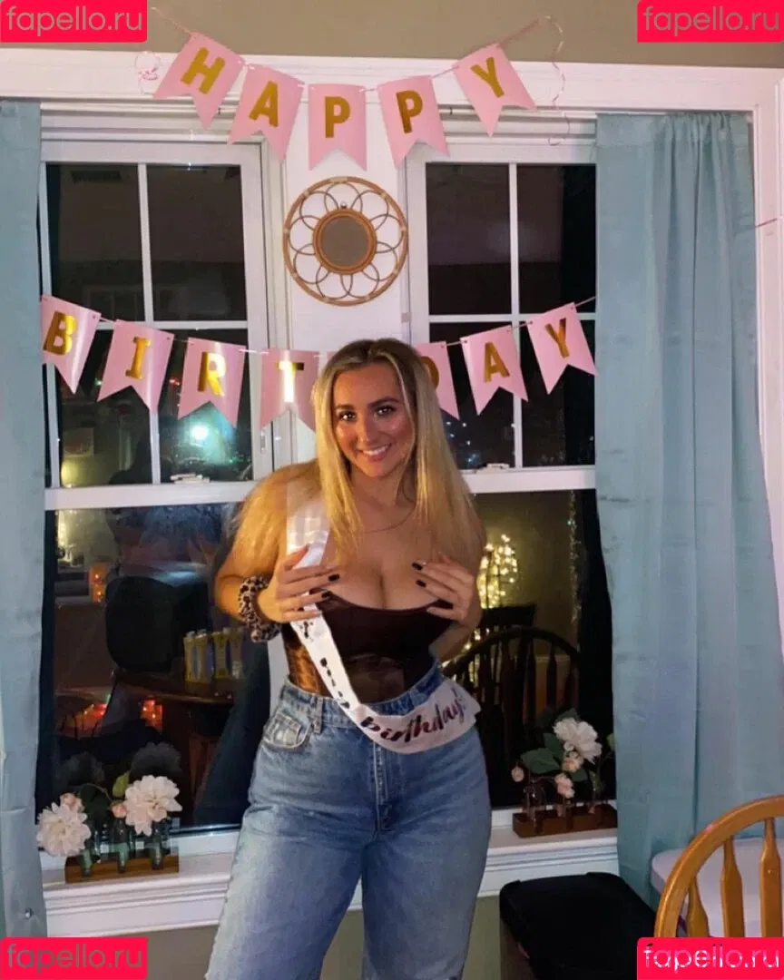 Angelina C Onlyfans Photo Gallery 