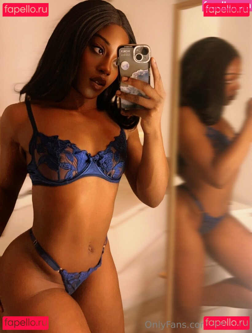 am.only / amonly Onlyfans Photo Gallery 