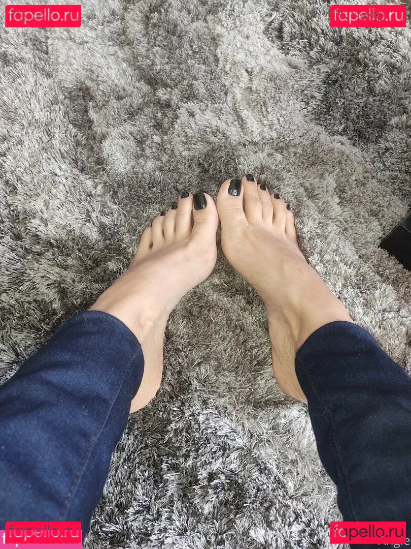angieefeet Onlyfans Photo Gallery 