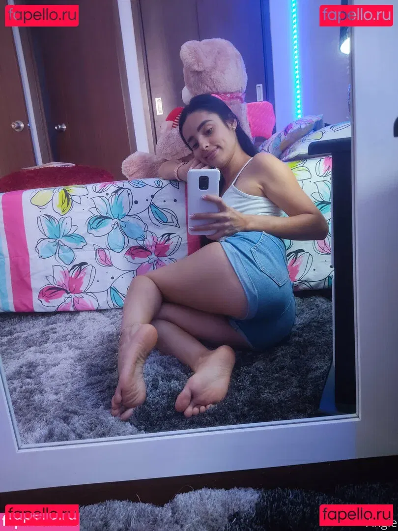 angieefeet Onlyfans Photo Gallery 