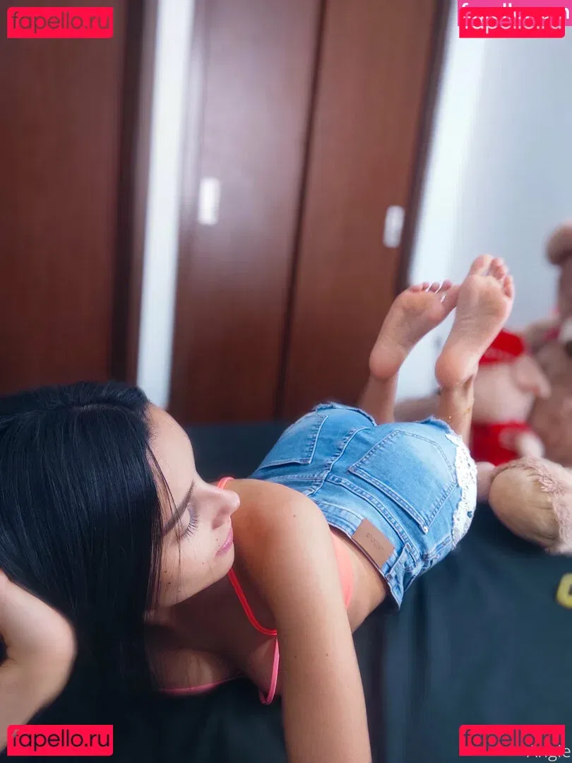 angieefeet Onlyfans Photo Gallery 