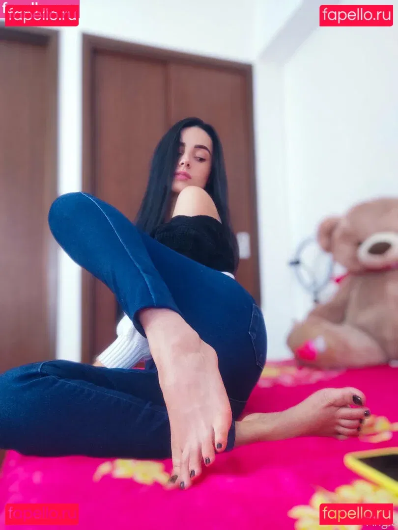 angieefeet Onlyfans Photo Gallery 