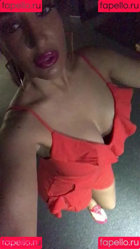 Richelle Ryan Onlyfans Photo Gallery 