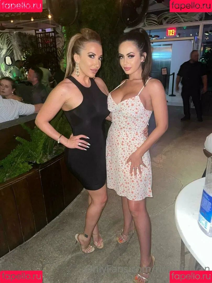 Richelle Ryan Onlyfans Photo Gallery 