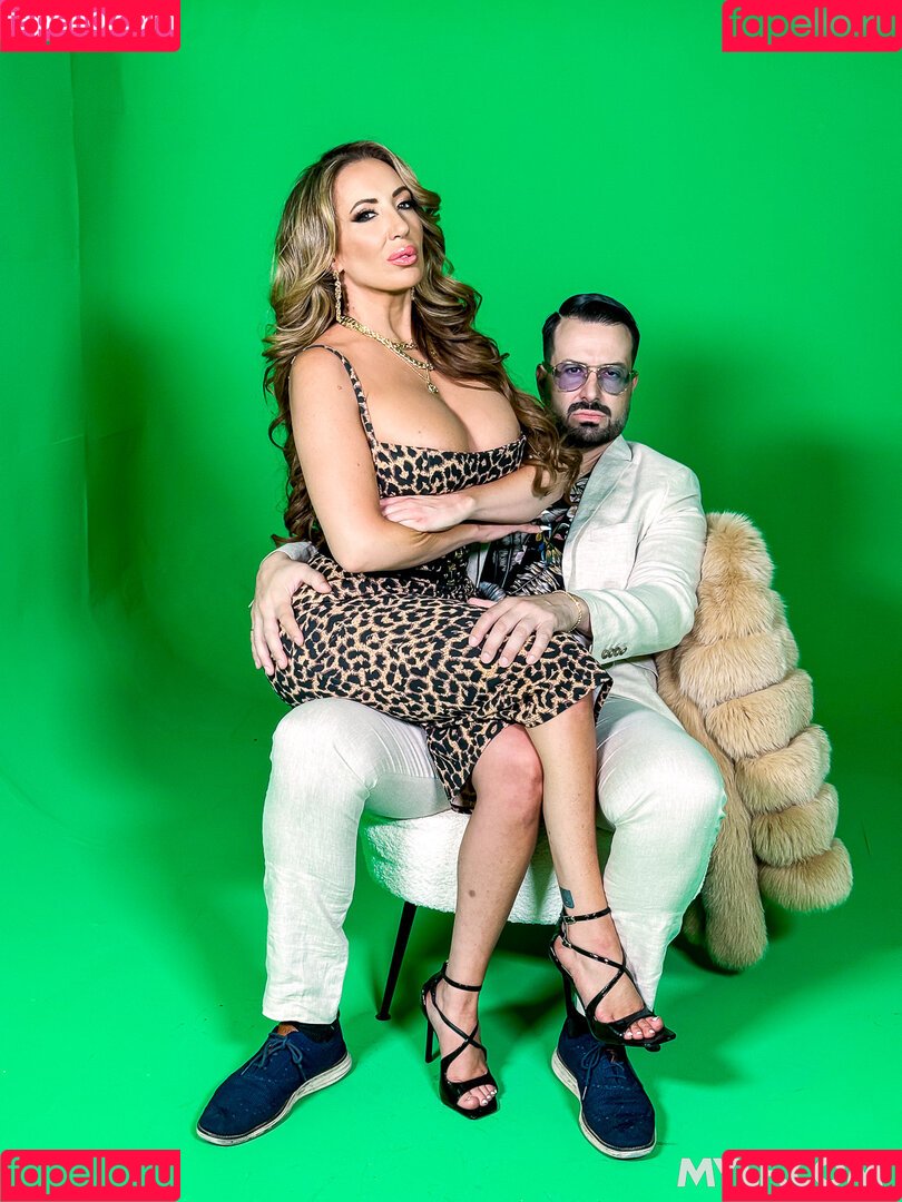 Richelle Ryan Onlyfans Photo Gallery 