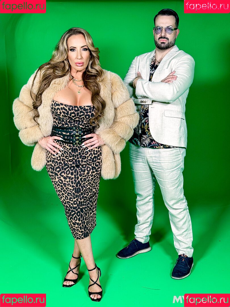 Richelle Ryan Onlyfans Photo Gallery 