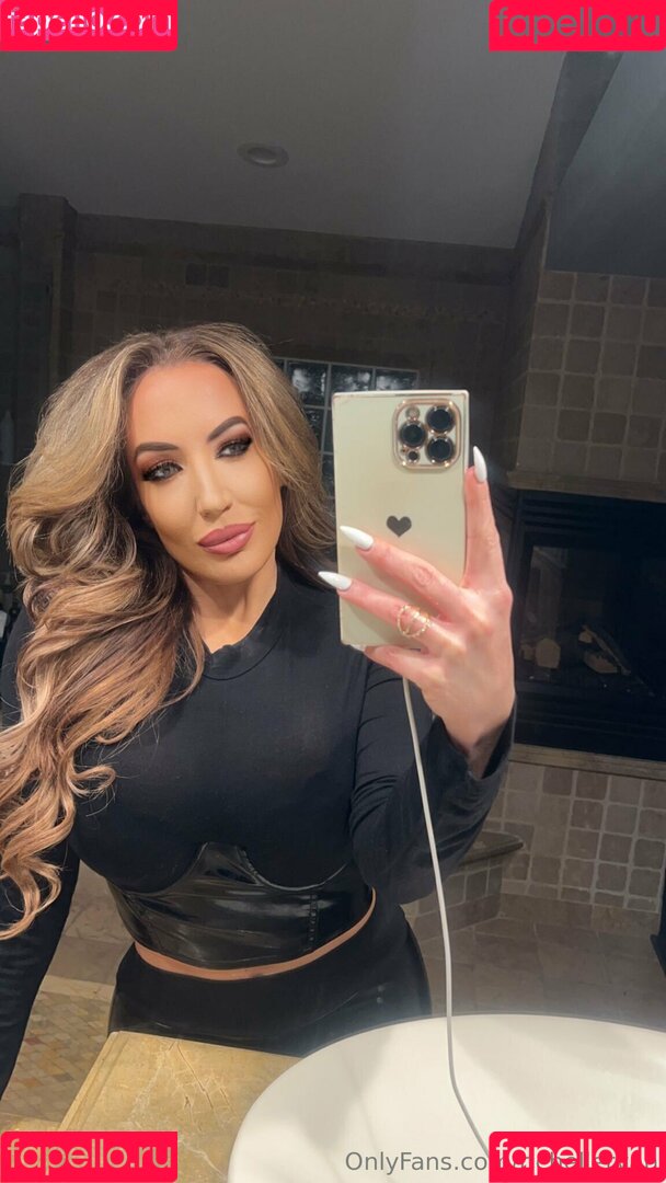 Richelle Ryan Onlyfans Photo Gallery 