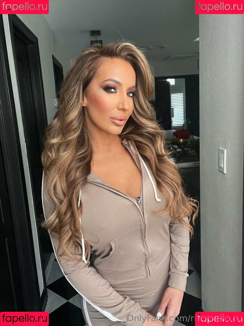 Richelle Ryan Onlyfans Photo Gallery 