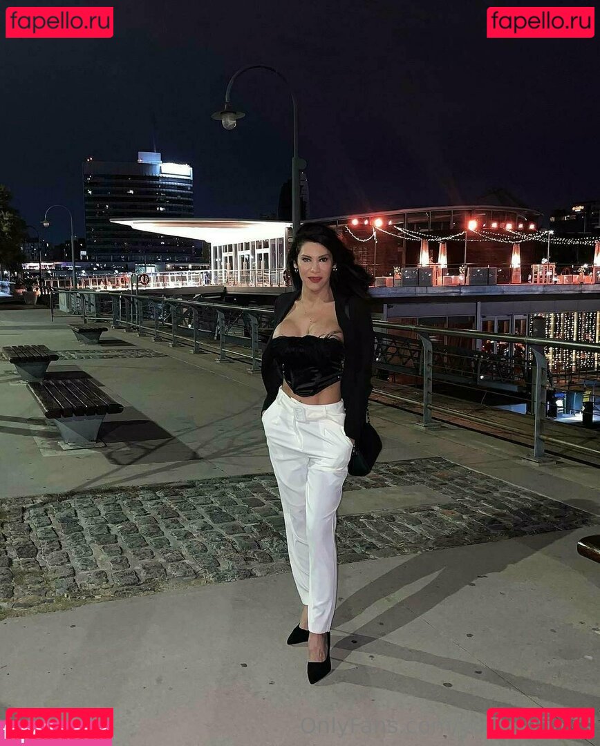 y0urs0fia / your.sofia.ts Onlyfans Photo Gallery 