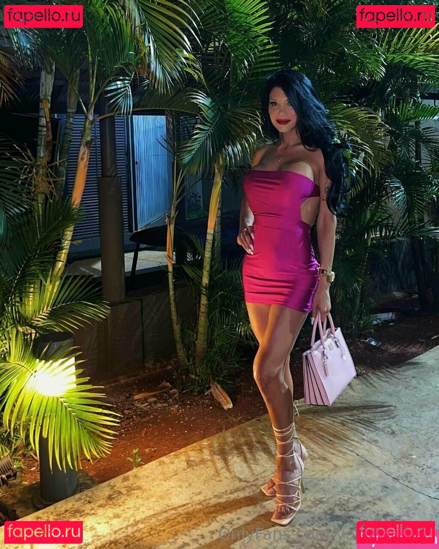 y0urs0fia / your.sofia.ts Onlyfans Photo Gallery 