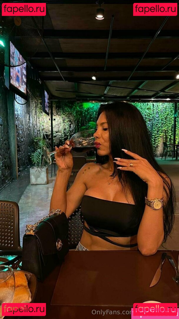 y0urs0fia / your.sofia.ts Onlyfans Photo Gallery 