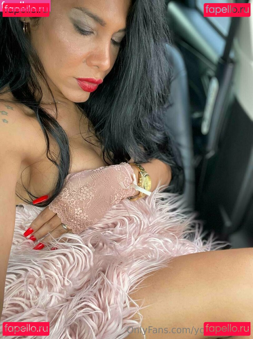 y0urs0fia / your.sofia.ts Onlyfans Photo Gallery 