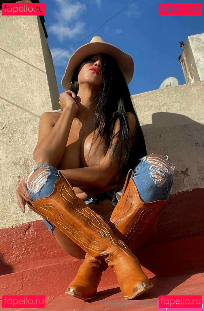 y0urs0fia / your.sofia.ts Onlyfans Photo Gallery 