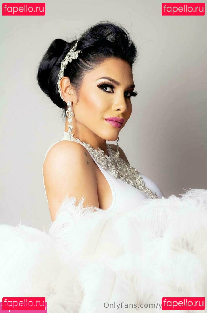 y0urs0fia / your.sofia.ts Onlyfans Photo Gallery 