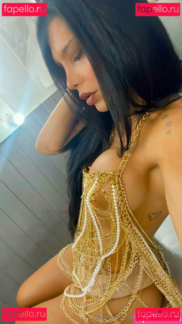 y0urs0fia / your.sofia.ts Onlyfans Photo Gallery 