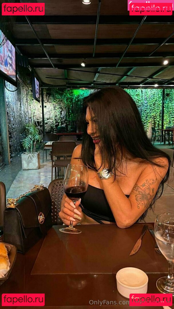 y0urs0fia / your.sofia.ts Onlyfans Photo Gallery 