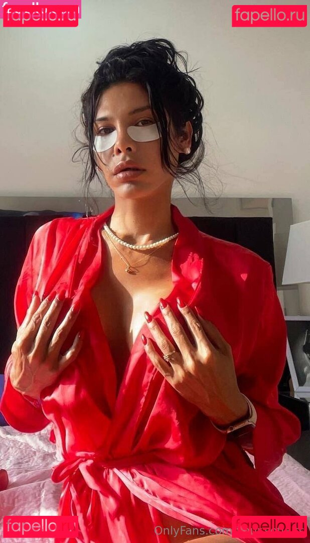 y0urs0fia / your.sofia.ts Onlyfans Photo Gallery 