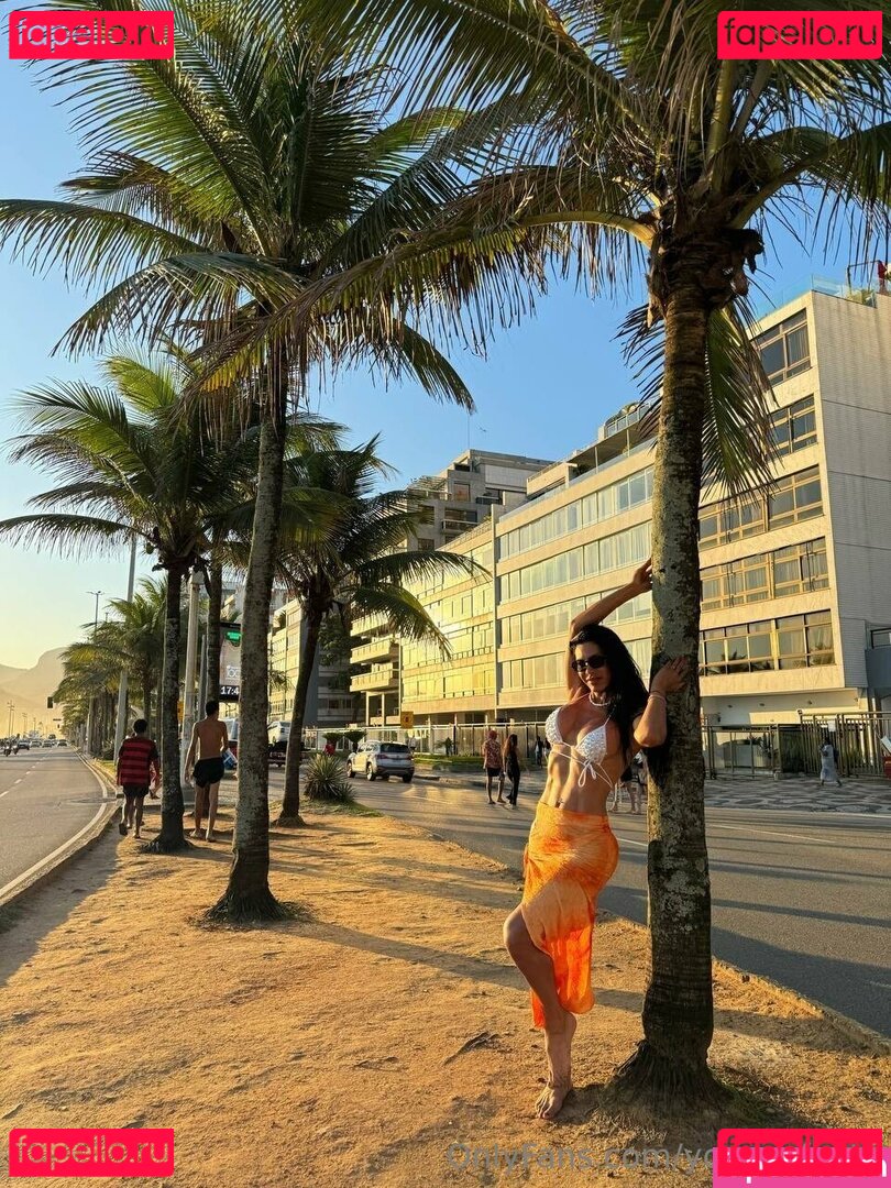 y0urs0fia / your.sofia.ts Onlyfans Photo Gallery 