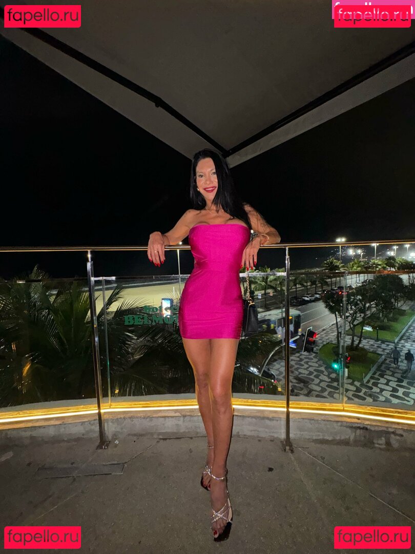 y0urs0fia / your.sofia.ts Onlyfans Photo Gallery 