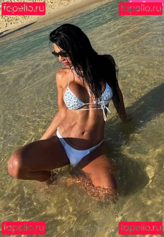 y0urs0fia / your.sofia.ts Onlyfans Photo Gallery 