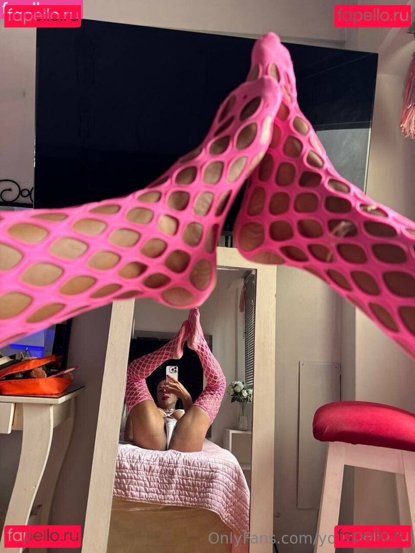 y0urs0fia / your.sofia.ts Onlyfans Photo Gallery 