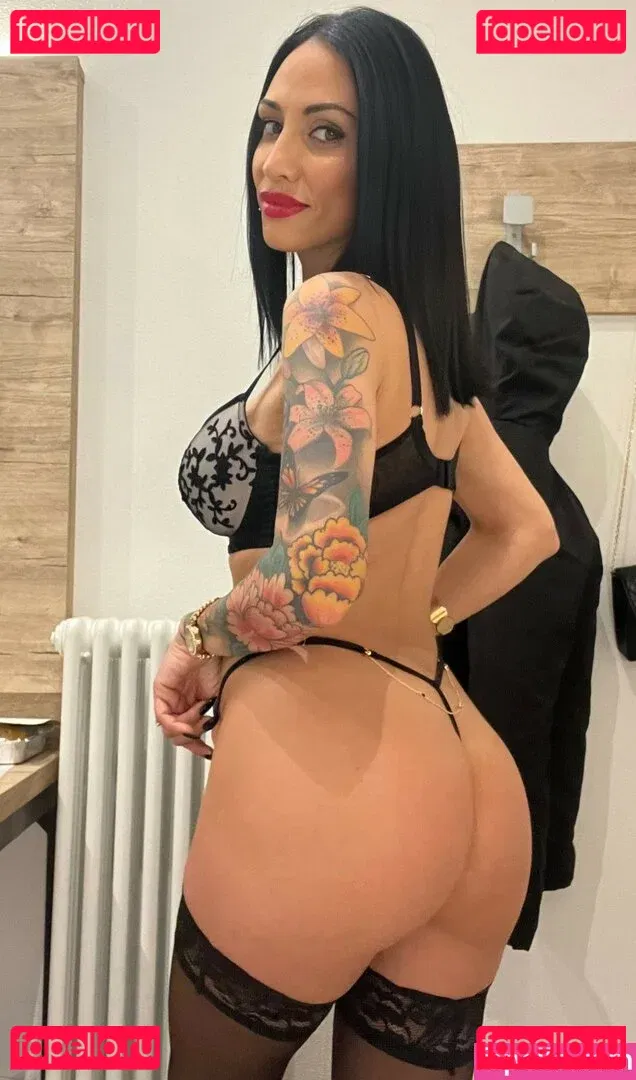 Giulia Diamond Onlyfans Photo Gallery 