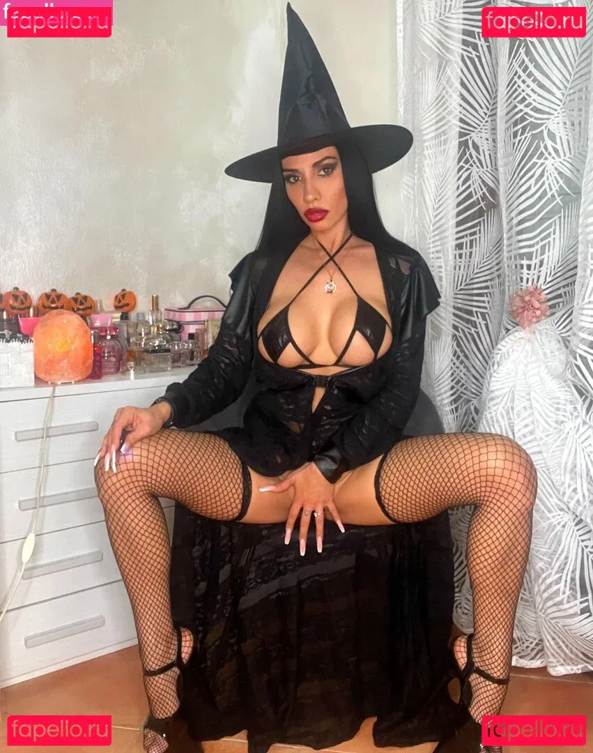 Giulia Diamond Onlyfans Photo Gallery 