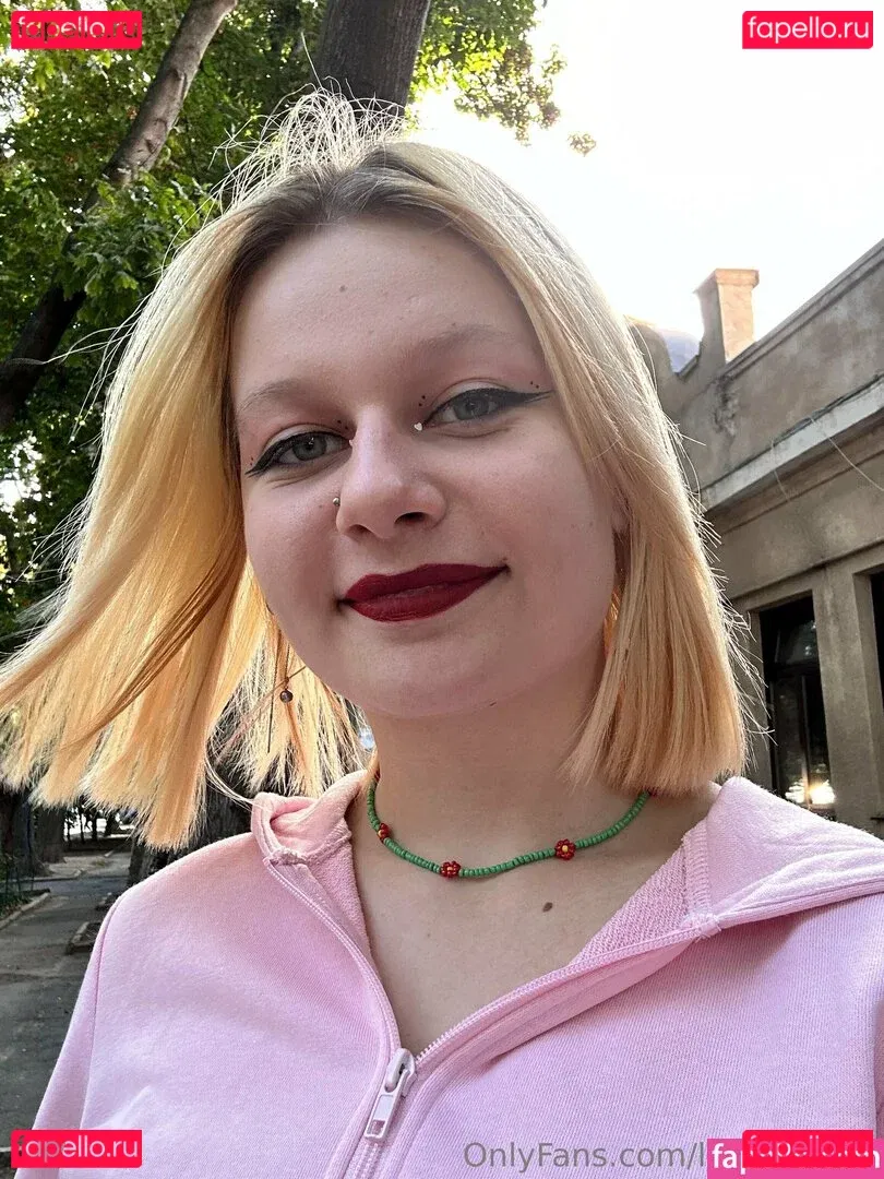 lillie_france Onlyfans Photo Gallery 