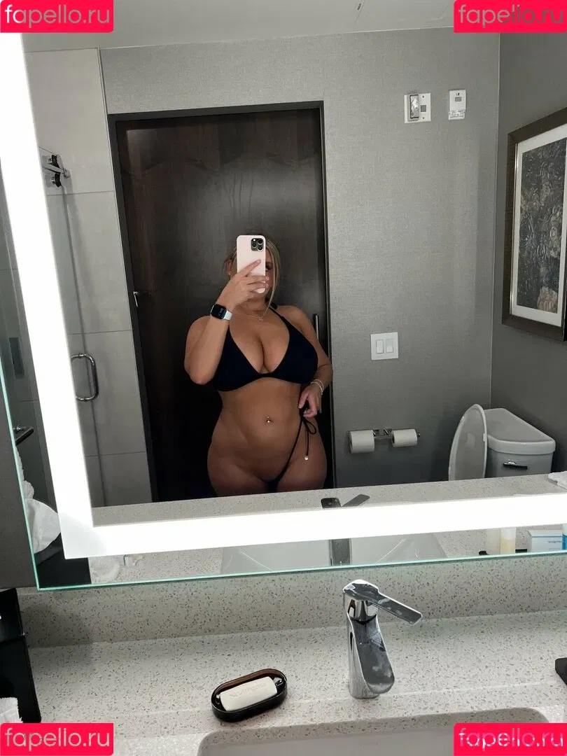 Kasey Madrazo Onlyfans Photo Gallery 