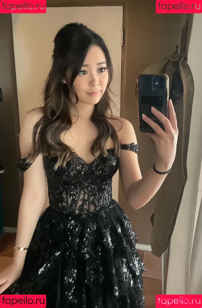 ExtraEmily Onlyfans Photo Gallery 
