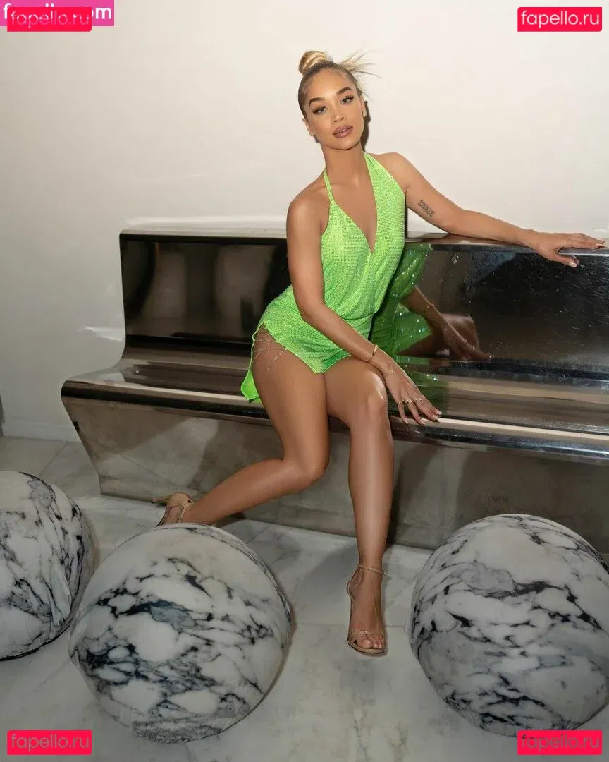 Jasmine Sanders Onlyfans Photo Gallery 