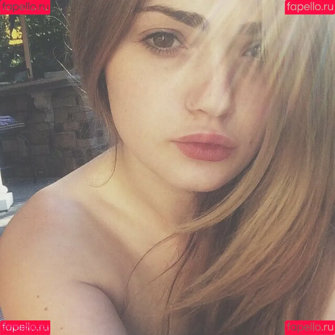 Alexis Raich Onlyfans Photo Gallery 