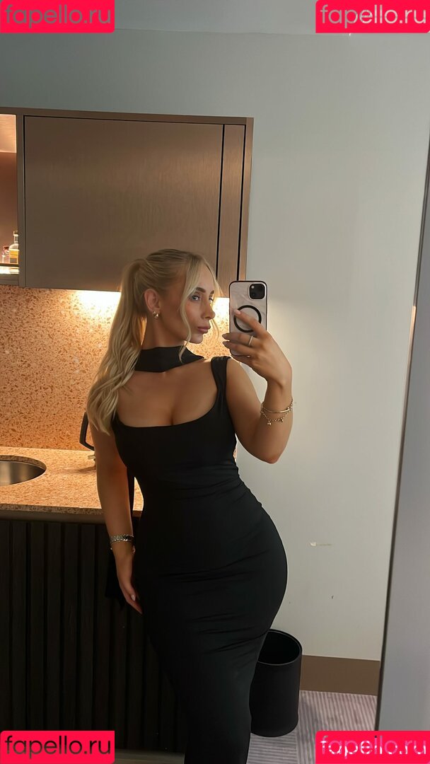 Amy Louise Lee Onlyfans Photo Gallery 