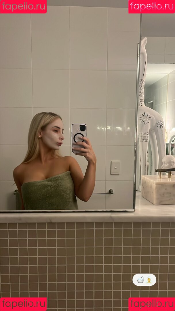 Amy Louise Lee Onlyfans Photo Gallery 