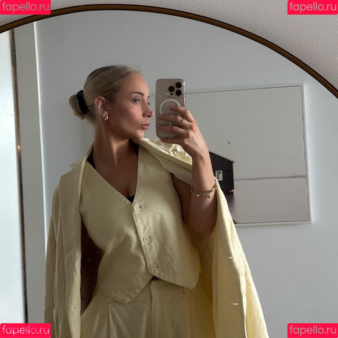 Amy Louise Lee Onlyfans Photo Gallery 