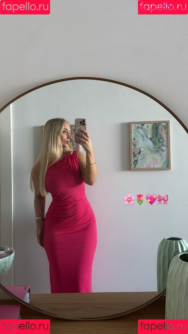 Amy Louise Lee Onlyfans Photo Gallery 