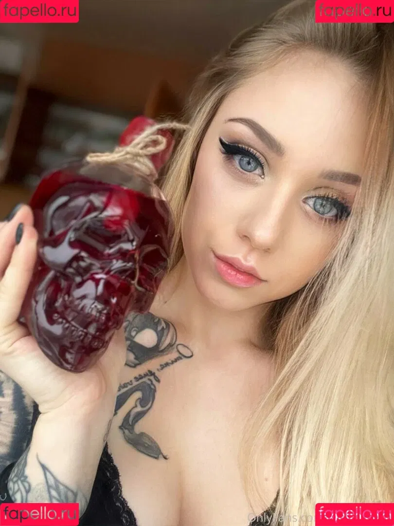 alinaaboom Onlyfans Photo Gallery 