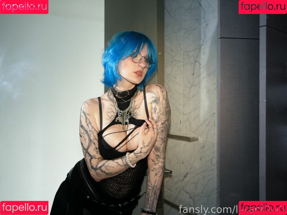 Lyra Crow Onlyfans Photo Gallery 