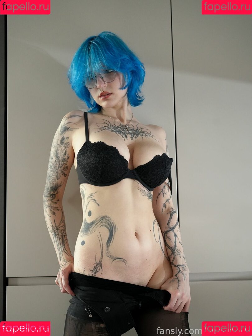 Lyra Crow Onlyfans Photo Gallery 