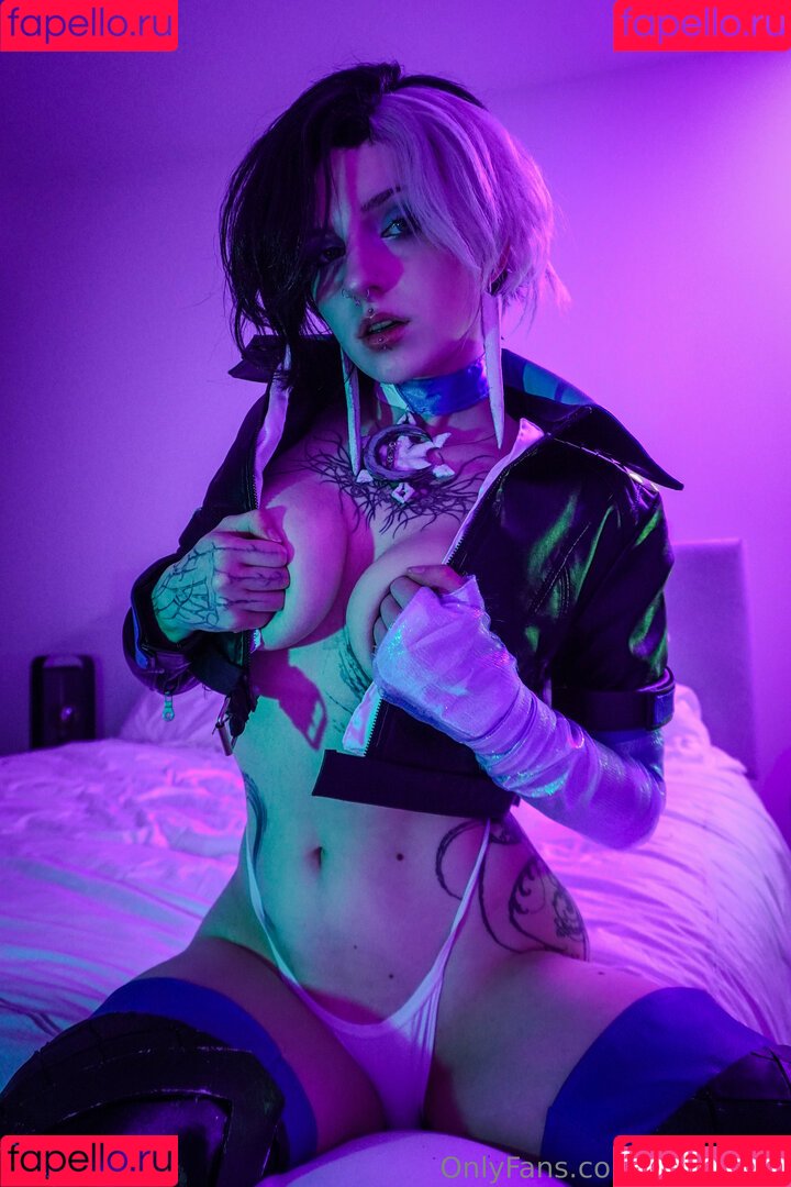 Lyra Crow Onlyfans Photo Gallery 