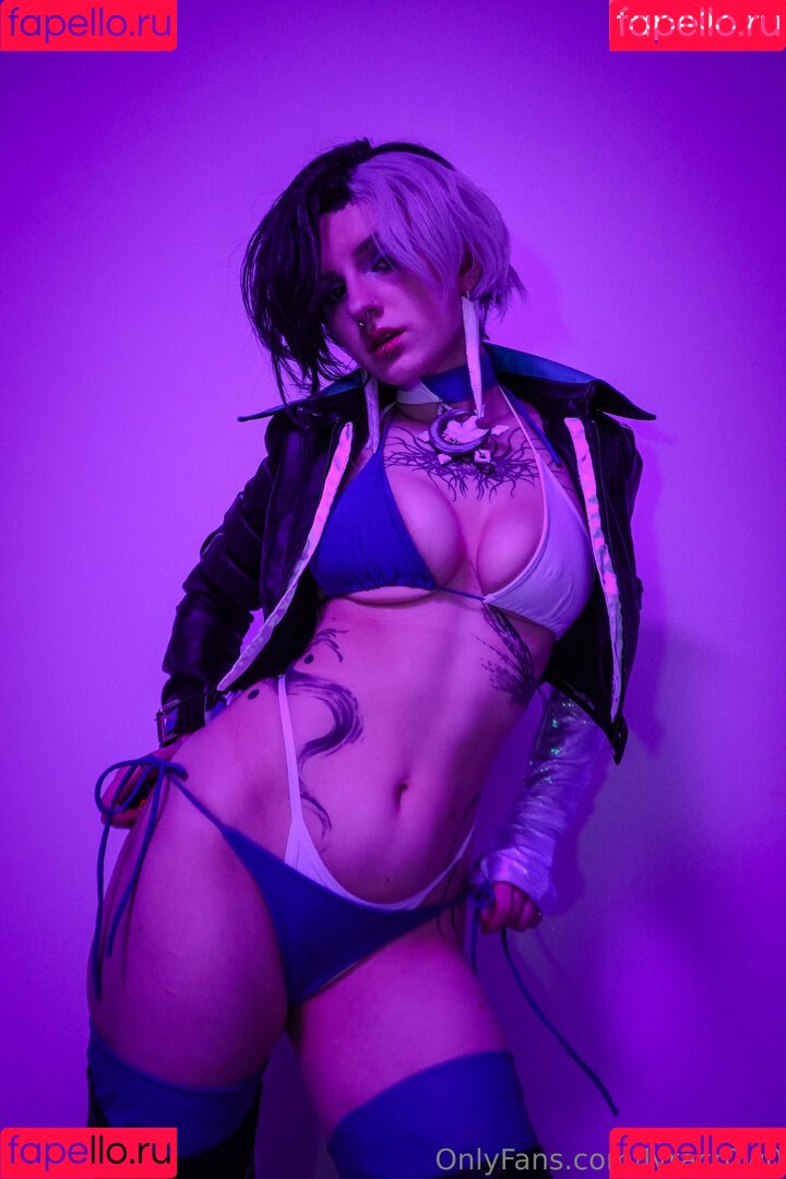 Lyra Crow Onlyfans Photo Gallery 