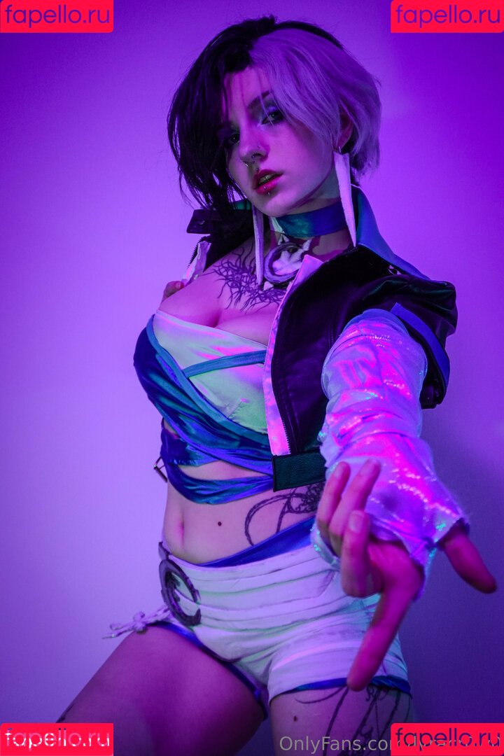 Lyra Crow Onlyfans Photo Gallery 