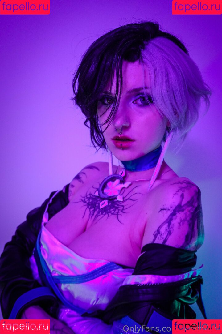 Lyra Crow Onlyfans Photo Gallery 