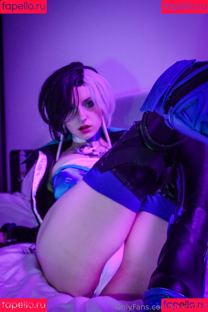 Lyra Crow Onlyfans Photo Gallery 