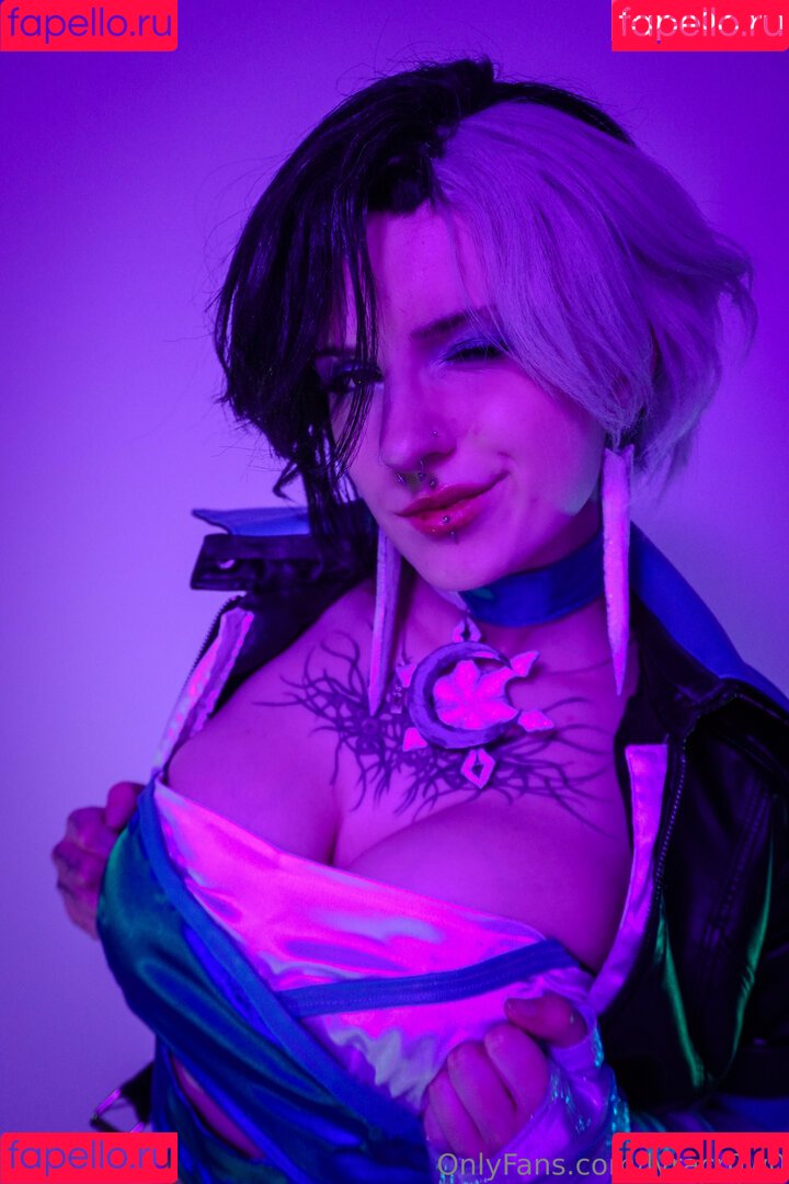 Lyra Crow Onlyfans Photo Gallery 