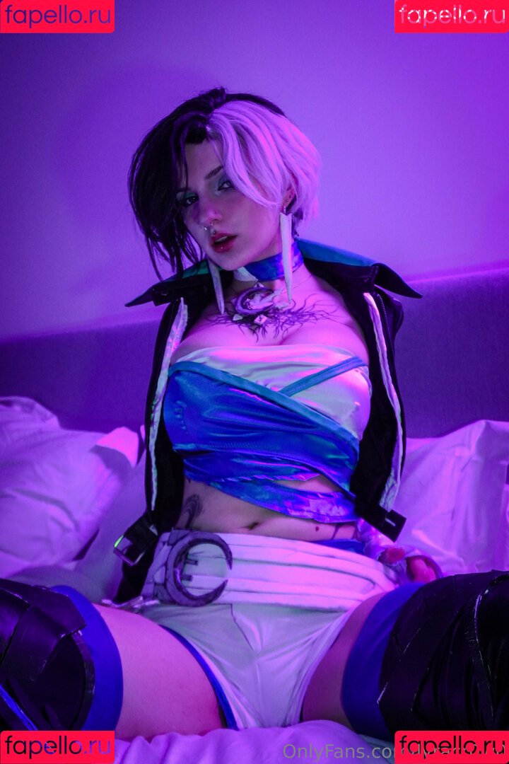 Lyra Crow Onlyfans Photo Gallery 