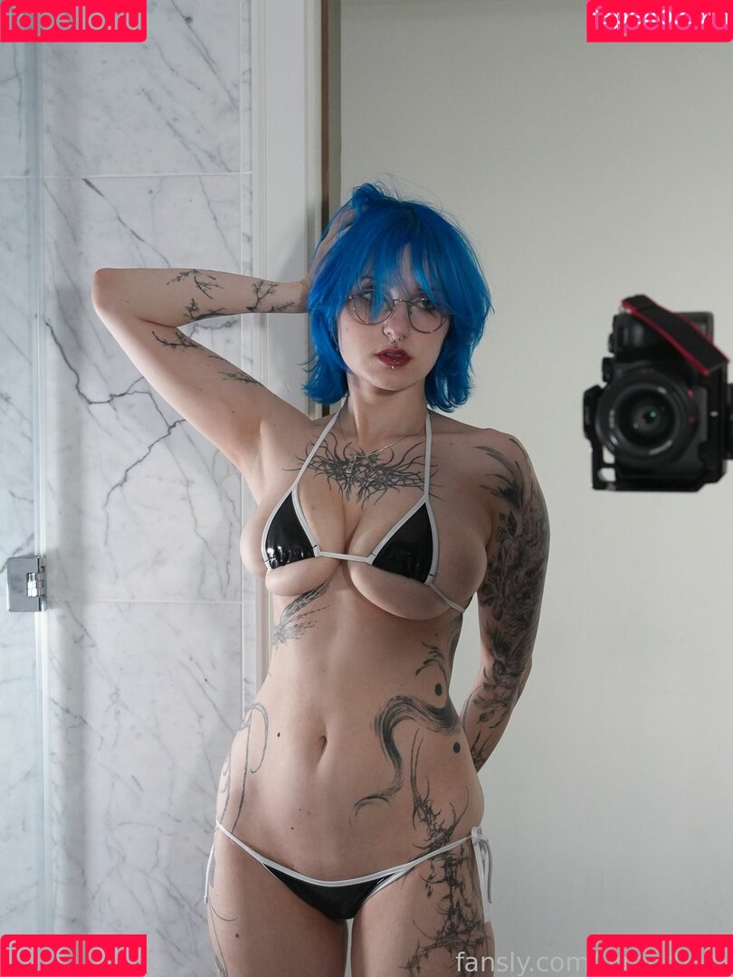 Lyra Crow Onlyfans Photo Gallery 