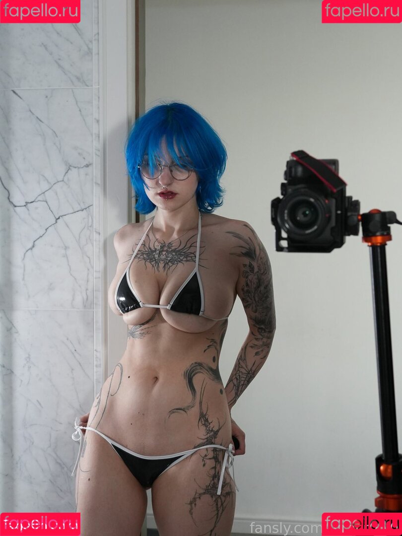 Lyra Crow Onlyfans Photo Gallery 