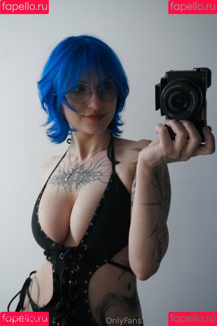 Lyra Crow Onlyfans Photo Gallery 